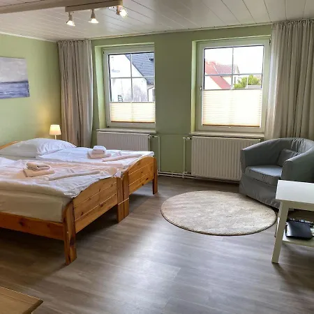 Haus Am Markt Fewo 02 * Sagard